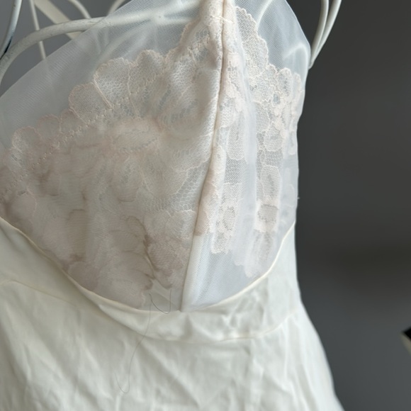 Vintage slip Sz L - Picture 3 of 5